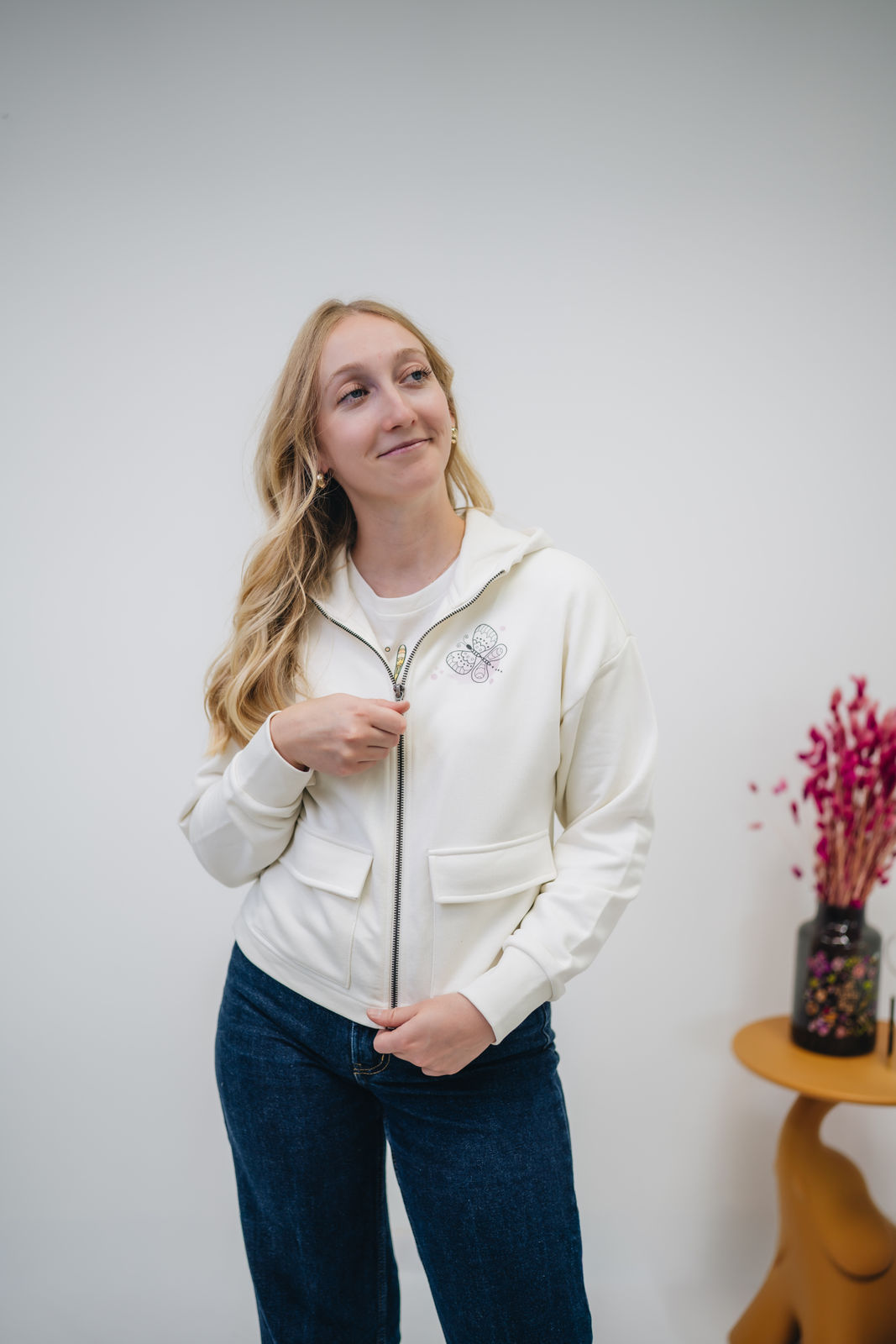 Damen Zipper-Hoodie ivory „Blumenwiese"