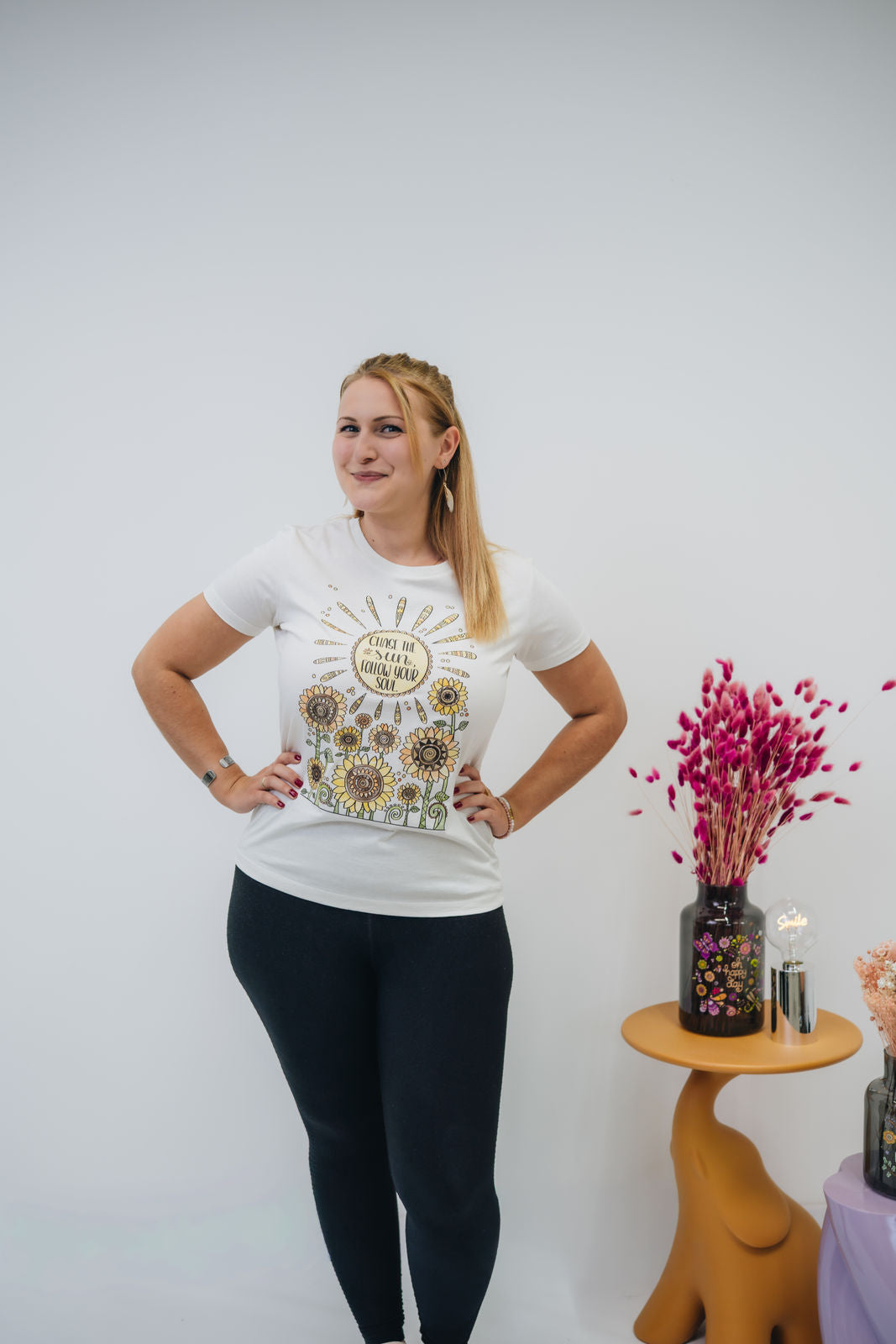 Damen T-Shirt „Chase the sun, follow your soul“